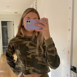 cropped camo crew neck